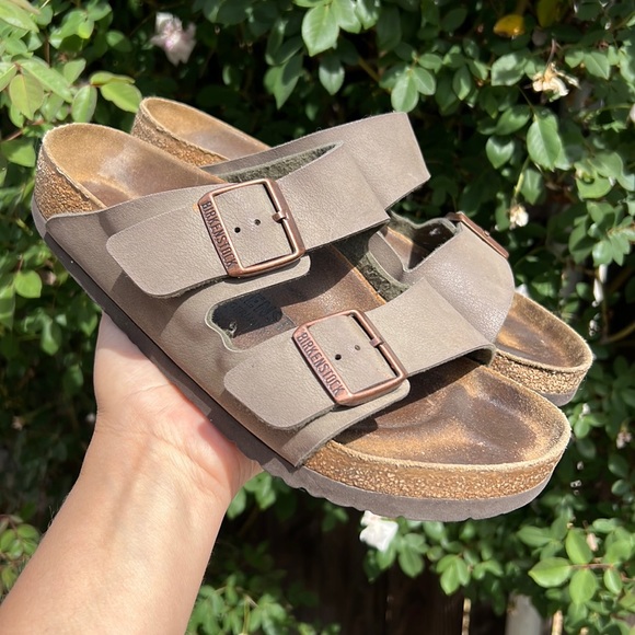 Birkenstock Shoes - Birkenstock Arizona Birko-Flor. Unisex❤️💙